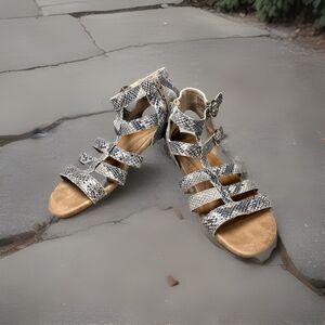 Earth Origins Women Leather Mica Maren Taupe Gladiator Sandals Zipper 8M